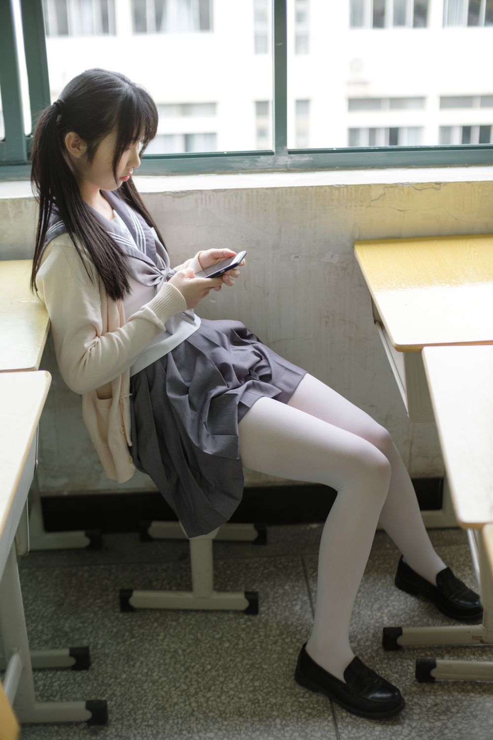 教室里的双马尾 – 781