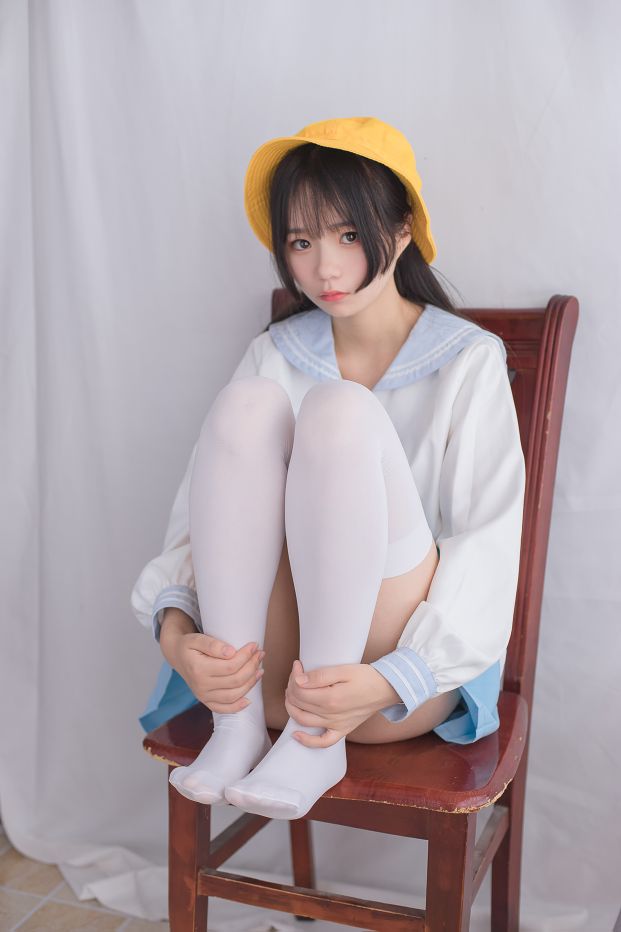 小黄帽和白丝 – 434