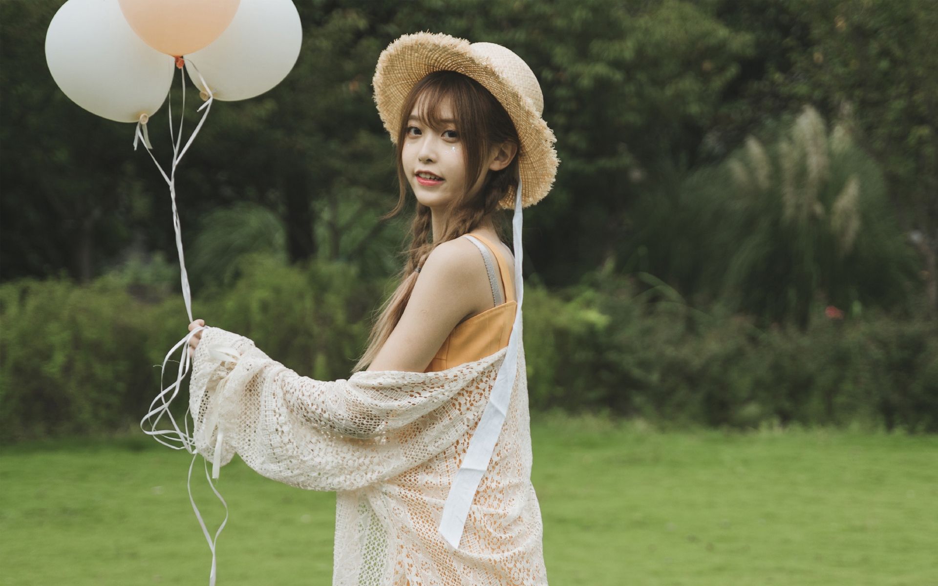 可爱清新美少女户外写真 – 384