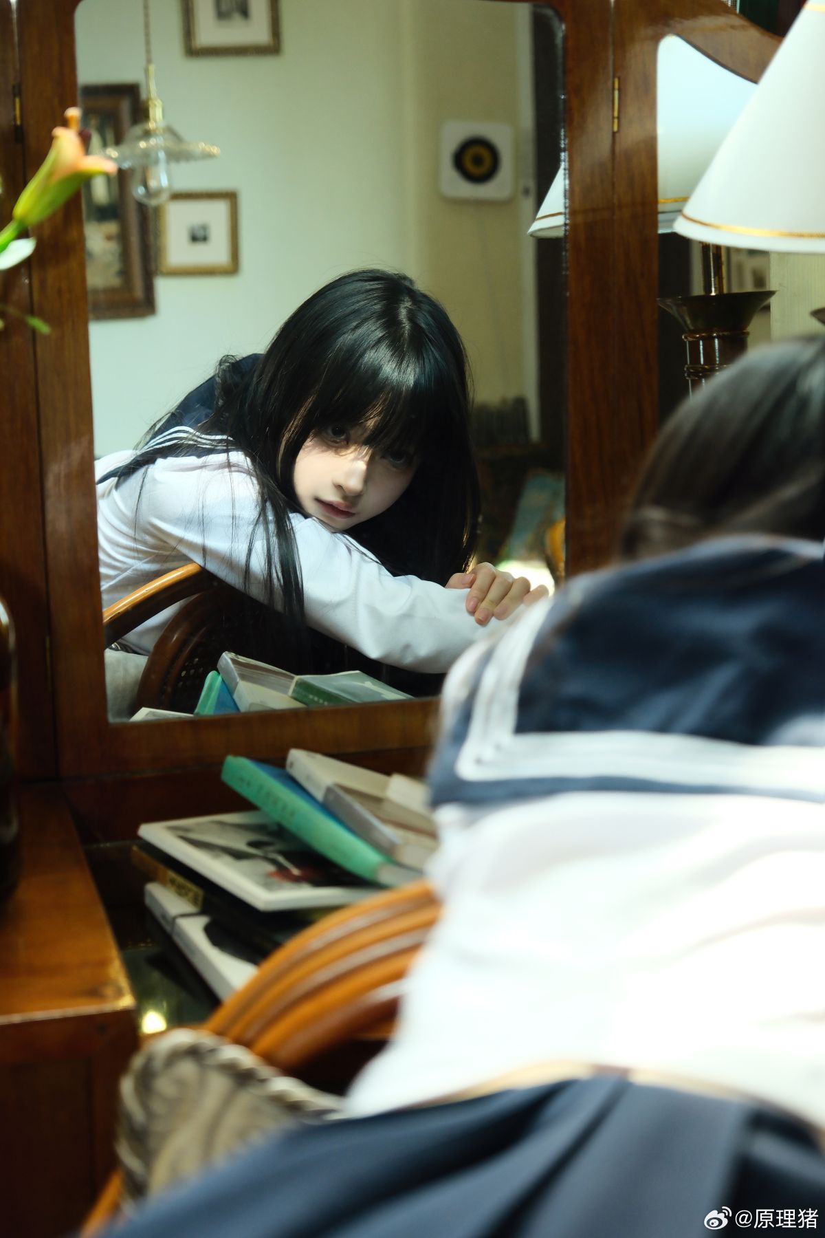 白莉爱吃巧克力黑丝水手服 – 901