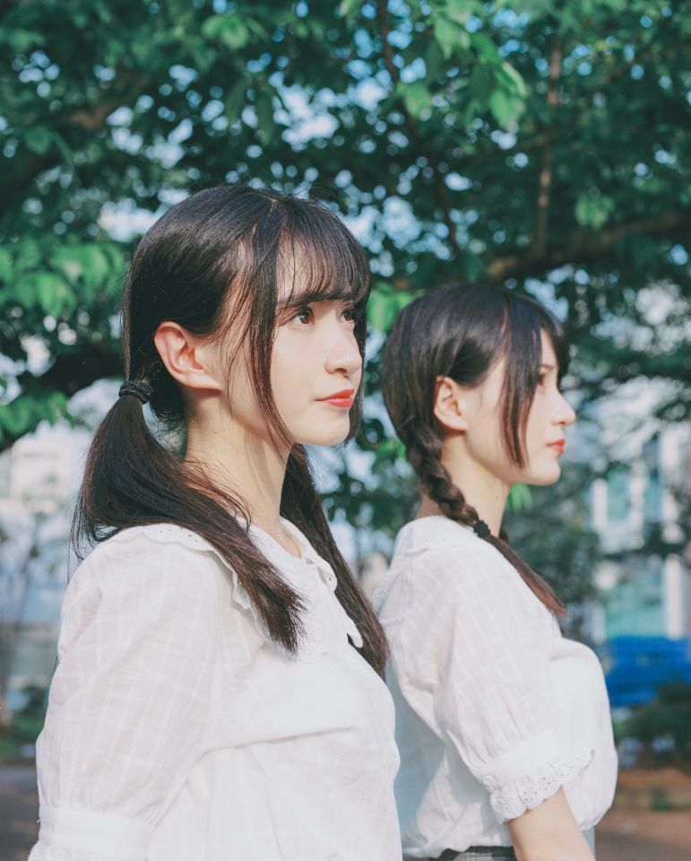 双马尾姐妹街道写真 – 724