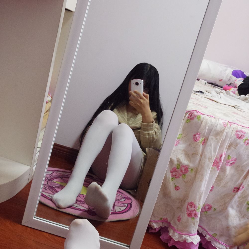 萝莉自拍 – 181