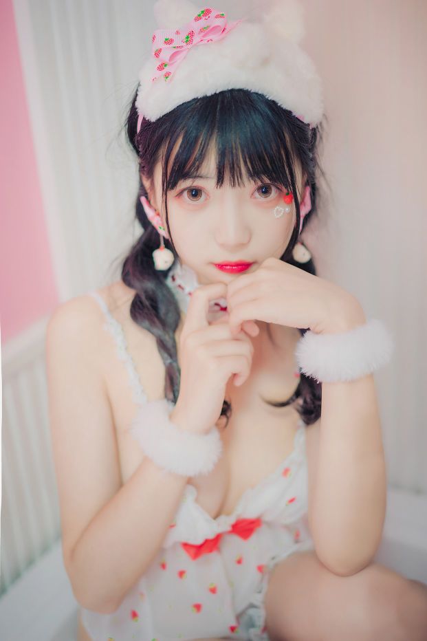 草莓睡衣 – 763