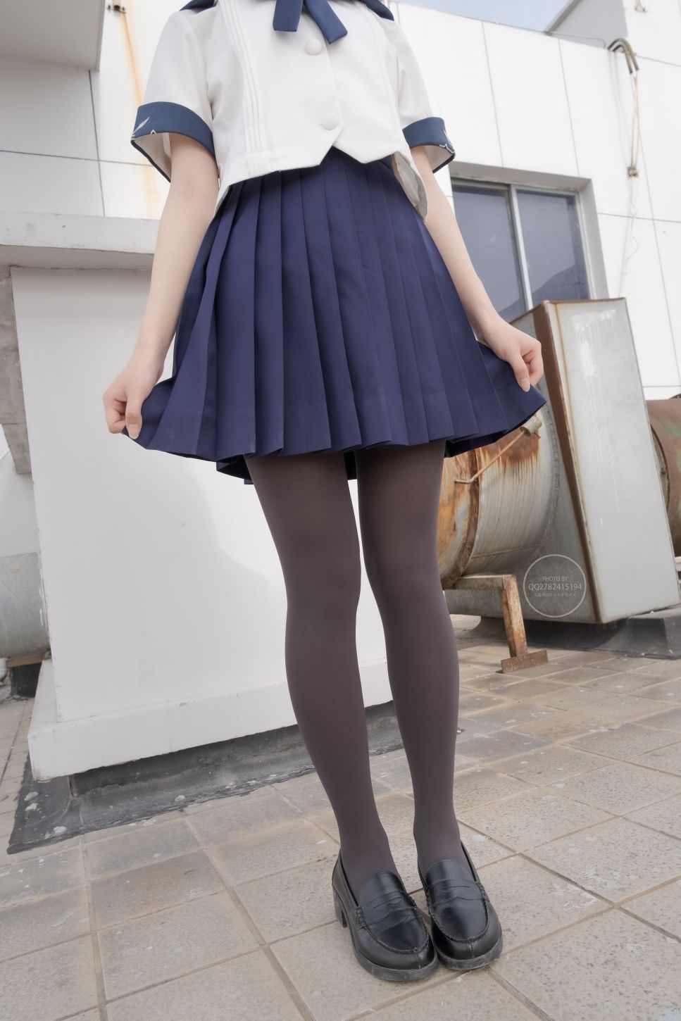 森萝财团 - 有料 - 小香天台上的JK灰丝美少女 - 4059