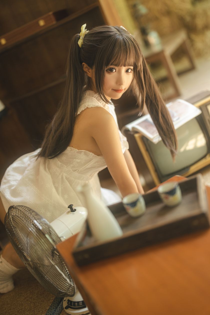 蠢沫沫 – 白吊带夏 – 2441