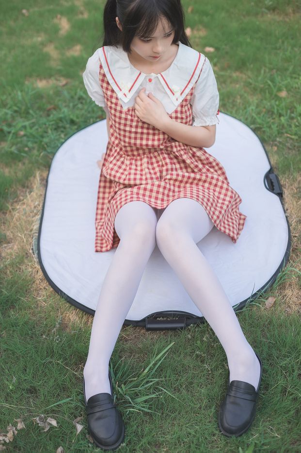 萝莉的白丝袜 – 184