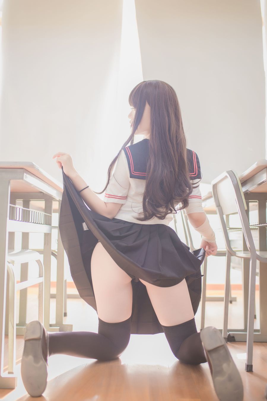 黑丝JK萝莉 – 337