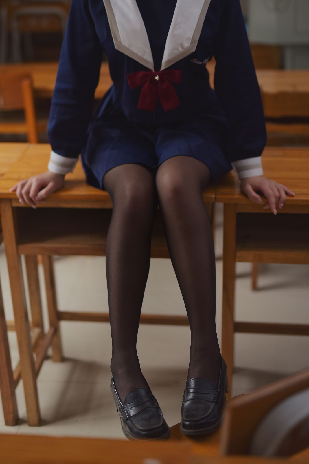 教室黑丝学生 – 529